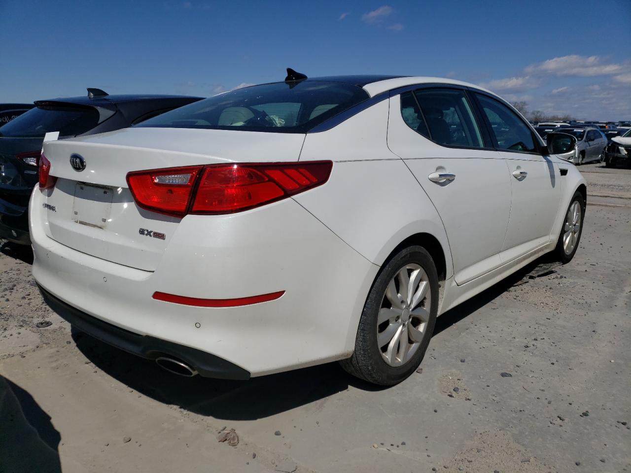 Photo 4 from auction – 2014 KIA OPTIMA EX with VIN 5XXGN4A72EG269786
