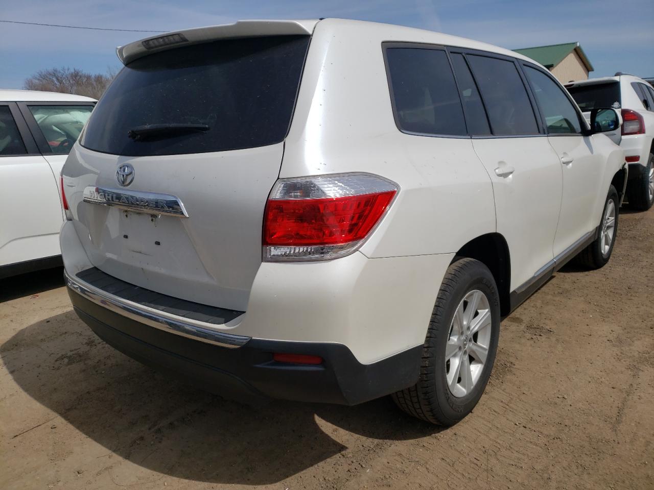 Photo 4 from auction – 2013 TOYOTA HIGHLANDER with VIN 5TDZK3EH5DS095918