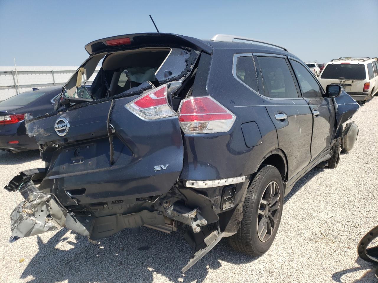 Photo 4 from auction – 2015 NISSAN ROGUE S with VIN KNMAT2MT0FP547765