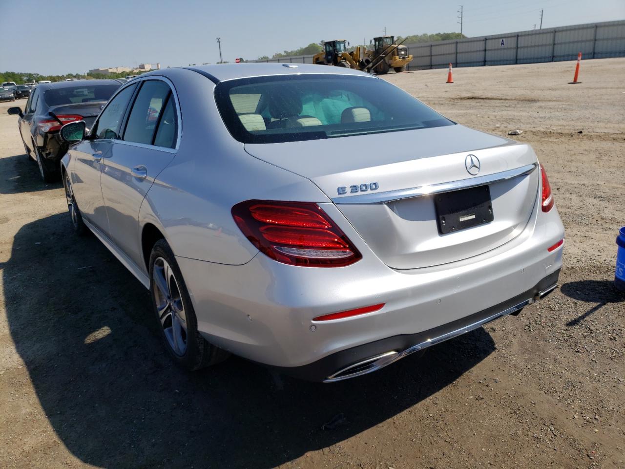 Photo 3 from auction – 2017 MERCEDES-BENZ E 300 with VIN WDDZF4JB8HA085419