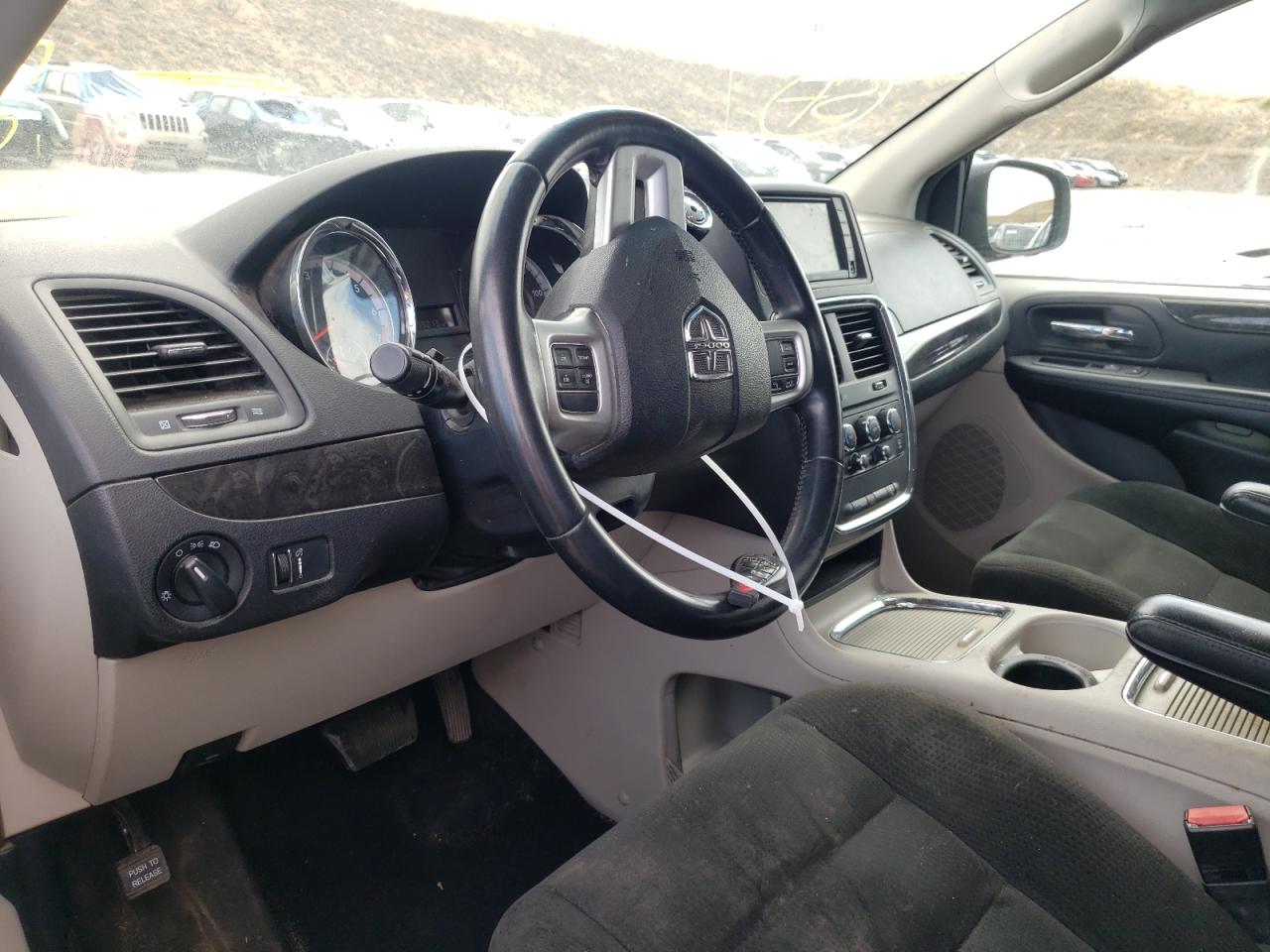 Photo 9 from auction – 2015 DODGE GRAND CARA with VIN 2C4RDGCG4FR632334