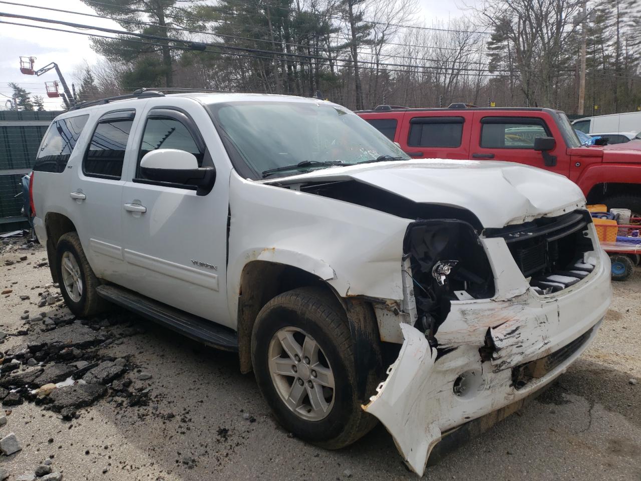 GMC YUKON SLT 2011 with VIN 1GKS2CE03BR144786 - Photo from auction