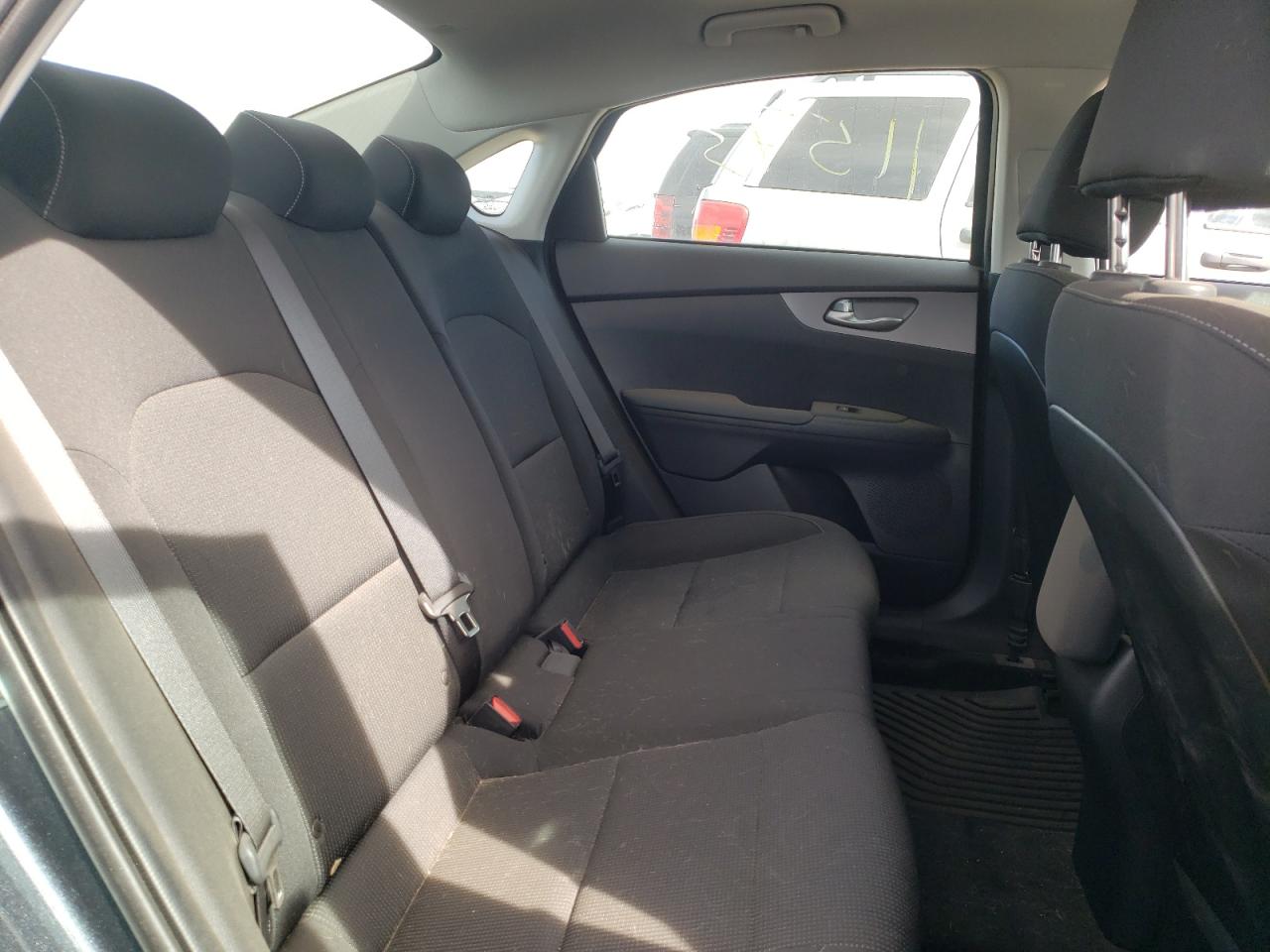 Photo 6 from auction – 2021 KIA FORTE FE with VIN 3KPF24AD3ME330631