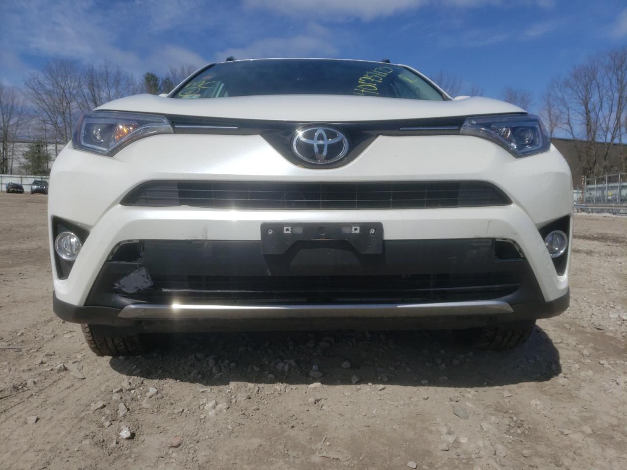 Photo 9 from auction – 2017 TOYOTA RAV4 LIMIT with VIN 2T3DFREV3HW678273