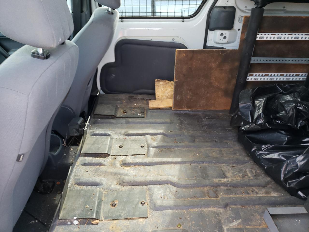 Photo 6 from auction – 2011 FORD TRANSIT CO with VIN NM0LS6BN4BT049199