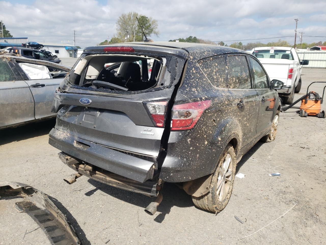 Photo 4 from auction – 2017 FORD ESCAPE SE with VIN 1FMCU0GD2HUC87349