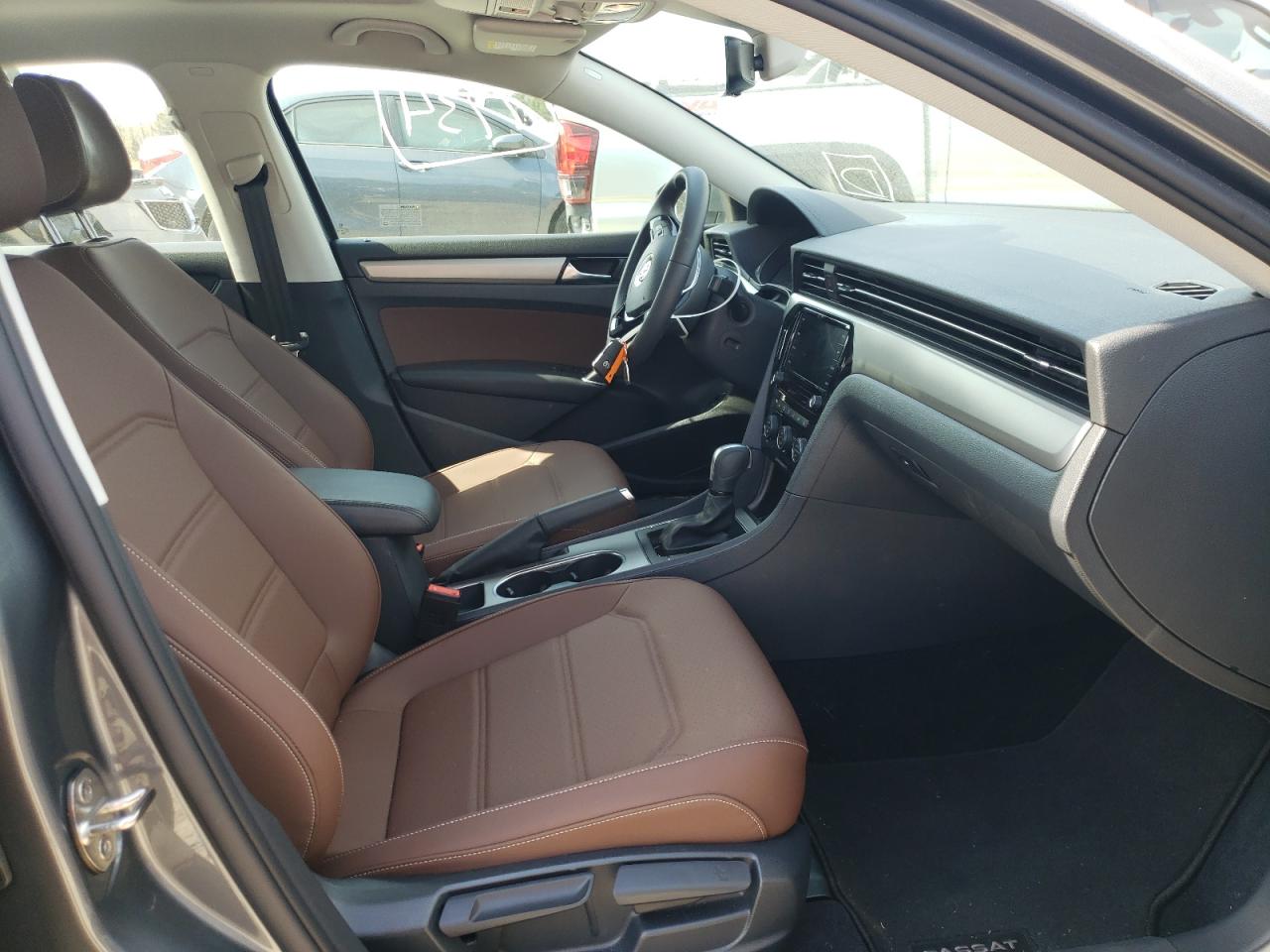 Photo 5 from auction – 2022 VOLKSWAGEN PASSAT with VIN 1VWSA7A38NC002847