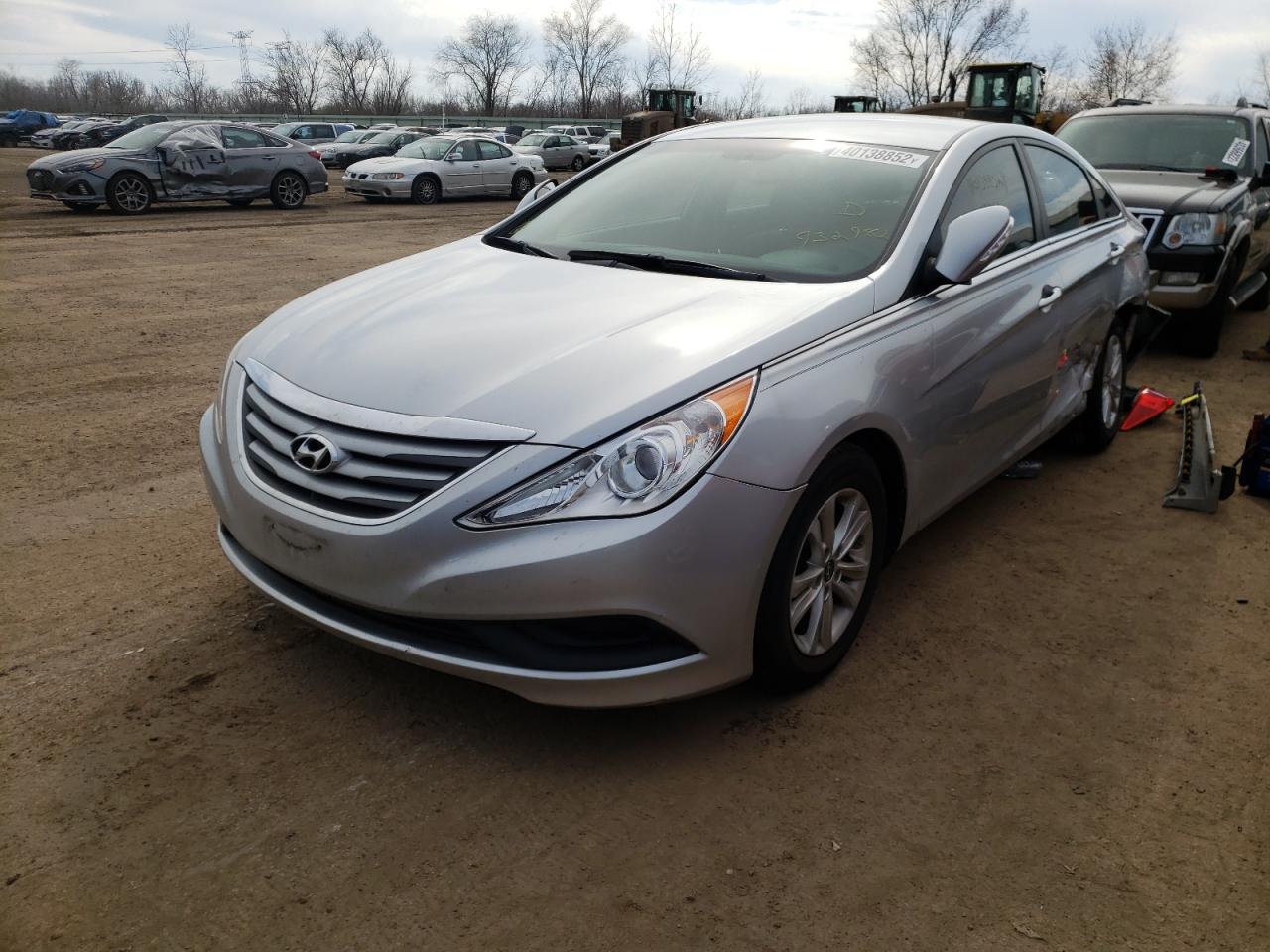 Photo 2 from auction – 2014 HYUNDAI SONATA GLS with VIN 5NPEB4AC7EH932982