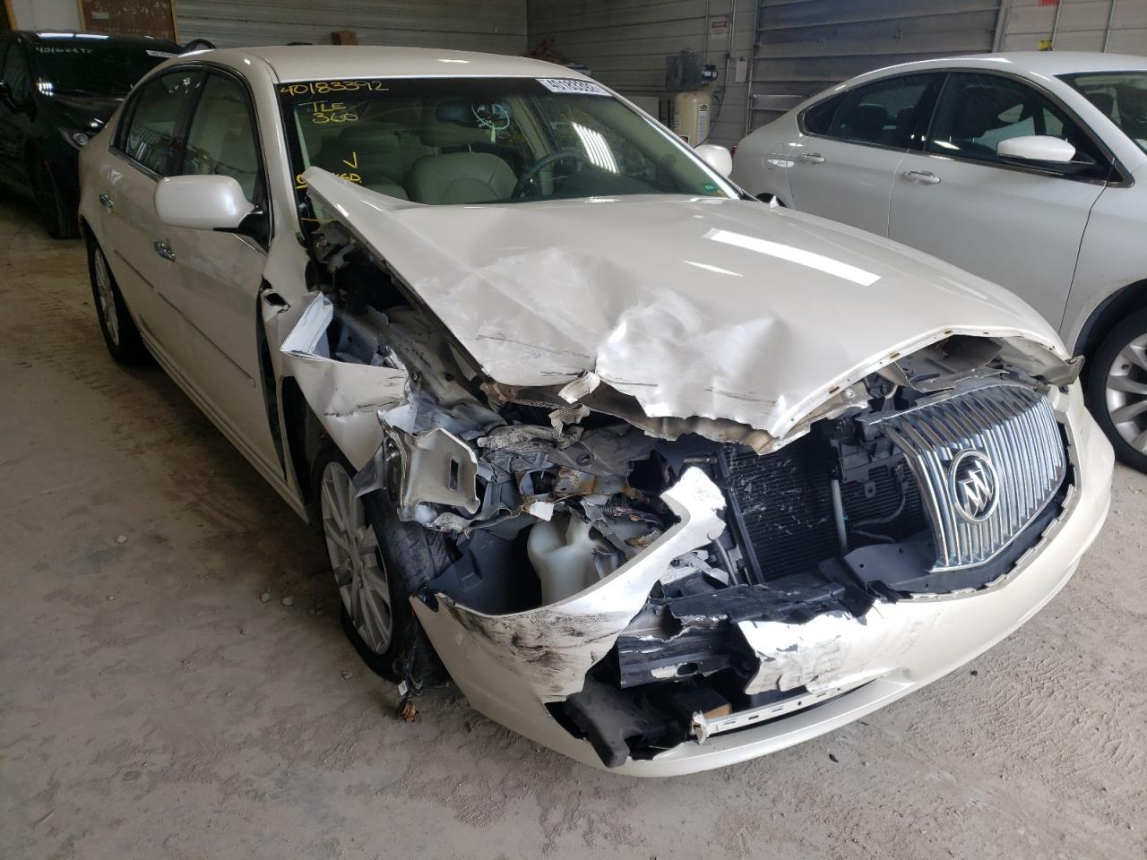 BUICK LUCERNE 2011 with VIN 1G4HC5EM4BU144905 - Photo from auction