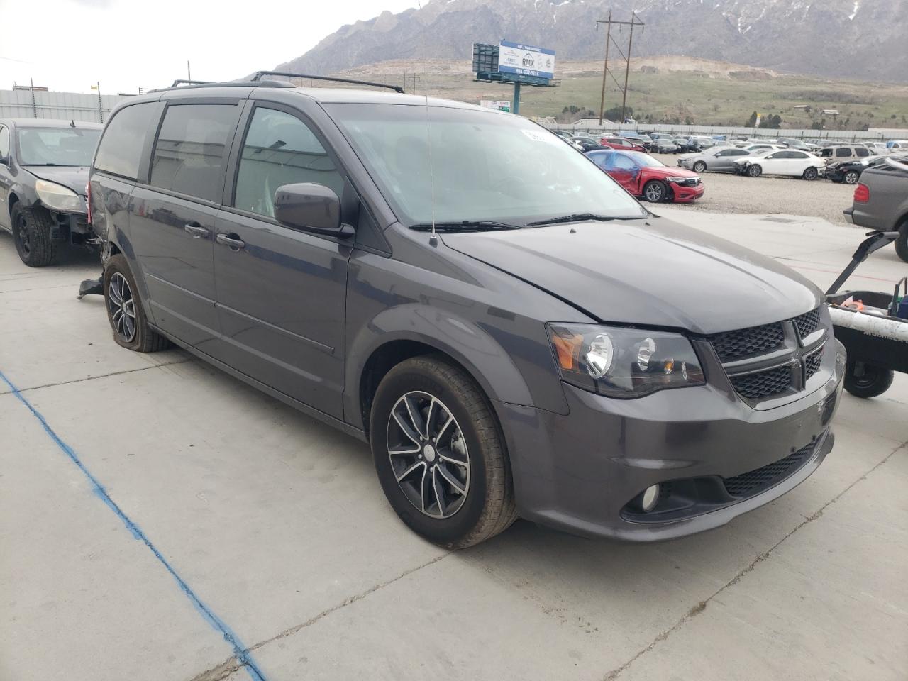DODGE GRAND CARA 2017 with VIN 2C4RDGEGXHR711359 - Photo from auction