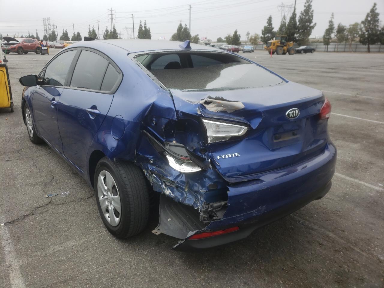 Photo 3 from auction – 2017 KIA FORTE LX with VIN 3KPFL4A70HE068080