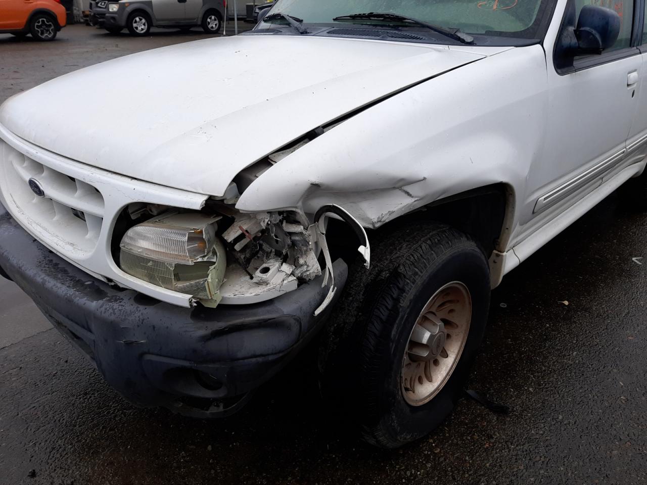 Photo 9 from auction – 2000 FORD EXPLORER X with VIN 1FMZU62X3YZB14909