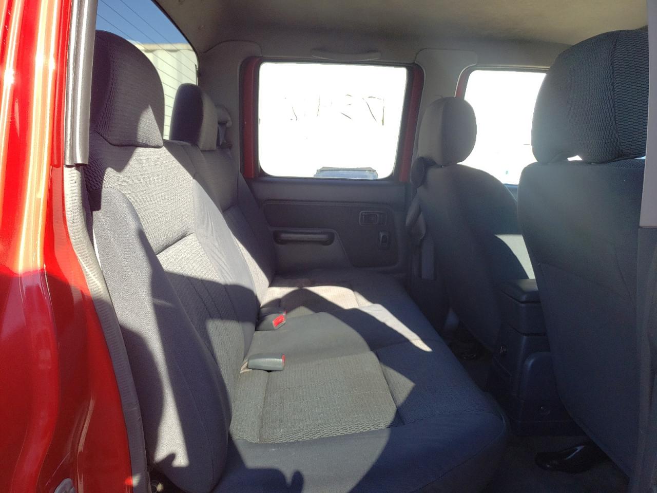 Photo 6 from auction – 2002 NISSAN FRONTIER C with VIN 1N6MD27Y82C385951