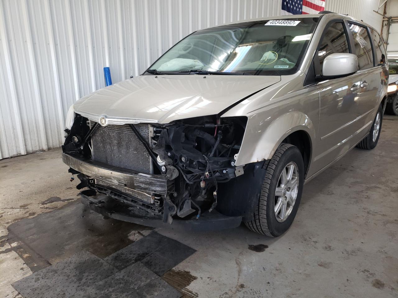 Photo 2 from auction – 2008 CHRYSLER TOWN & COU with VIN 2A8HR54P78R635577