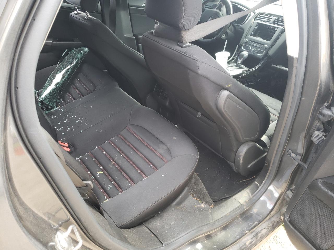 Photo 6 from auction – 2016 FORD FUSION SE with VIN 3FA6P0H71GR303179