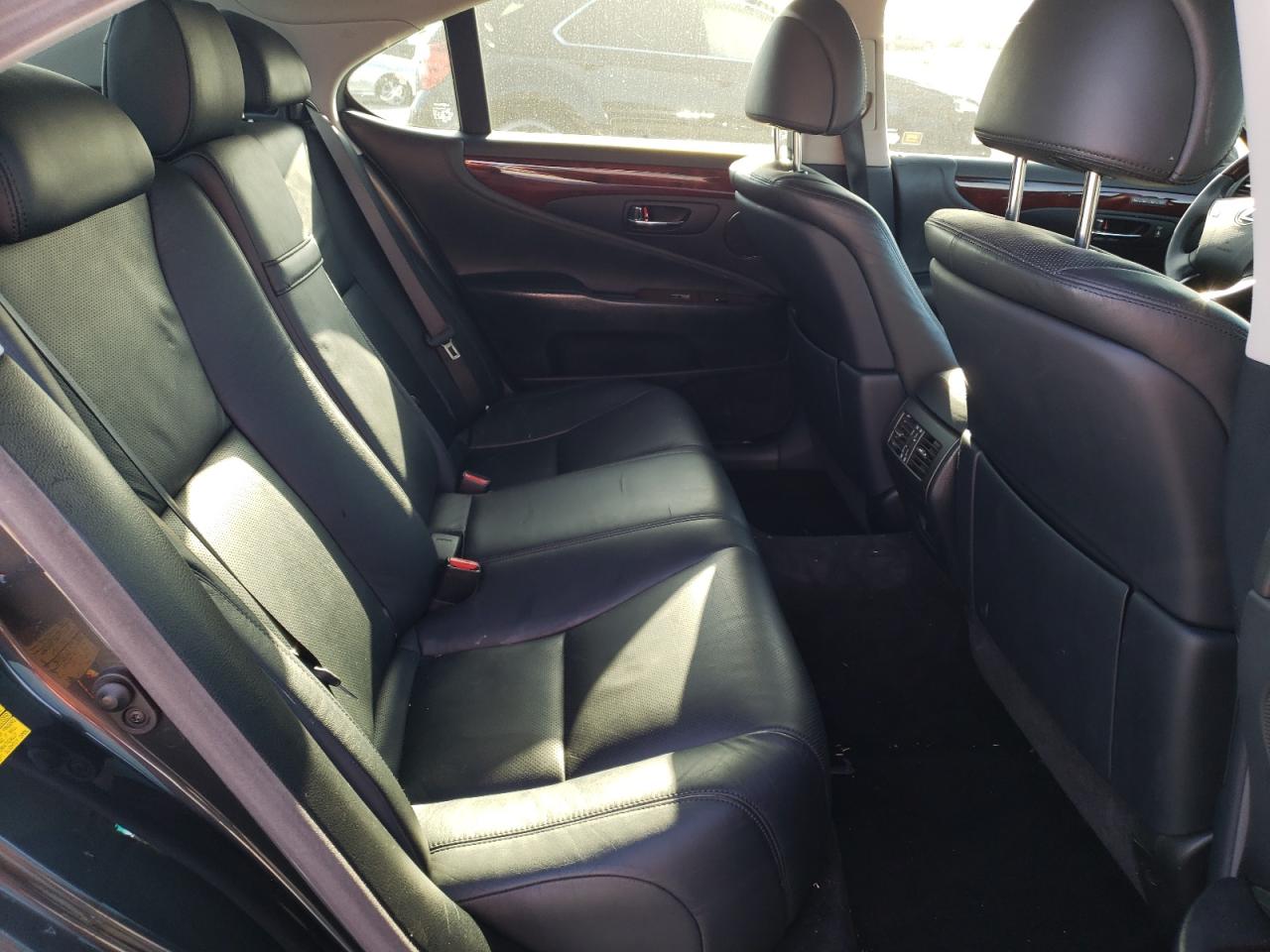 Photo 6 from auction – 2011 LEXUS LS 460 with VIN JTHBL5EF7B5104953