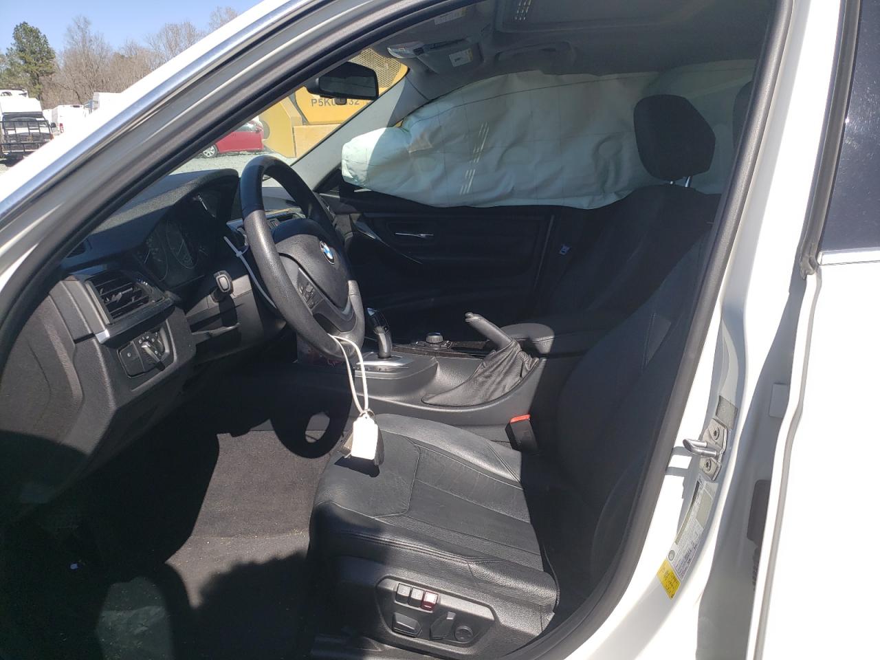 Photo 5 from auction – 2014 BMW 328 I with VIN WBA3A5G50ENP29065