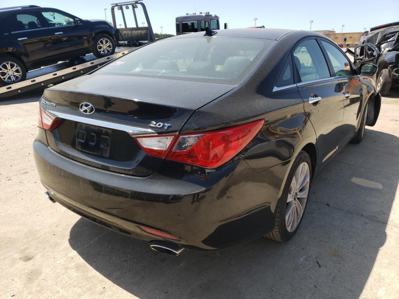 Photo 4 from auction – 2011 HYUNDAI SONATA SE with VIN 5NPEC4ABXBH174796