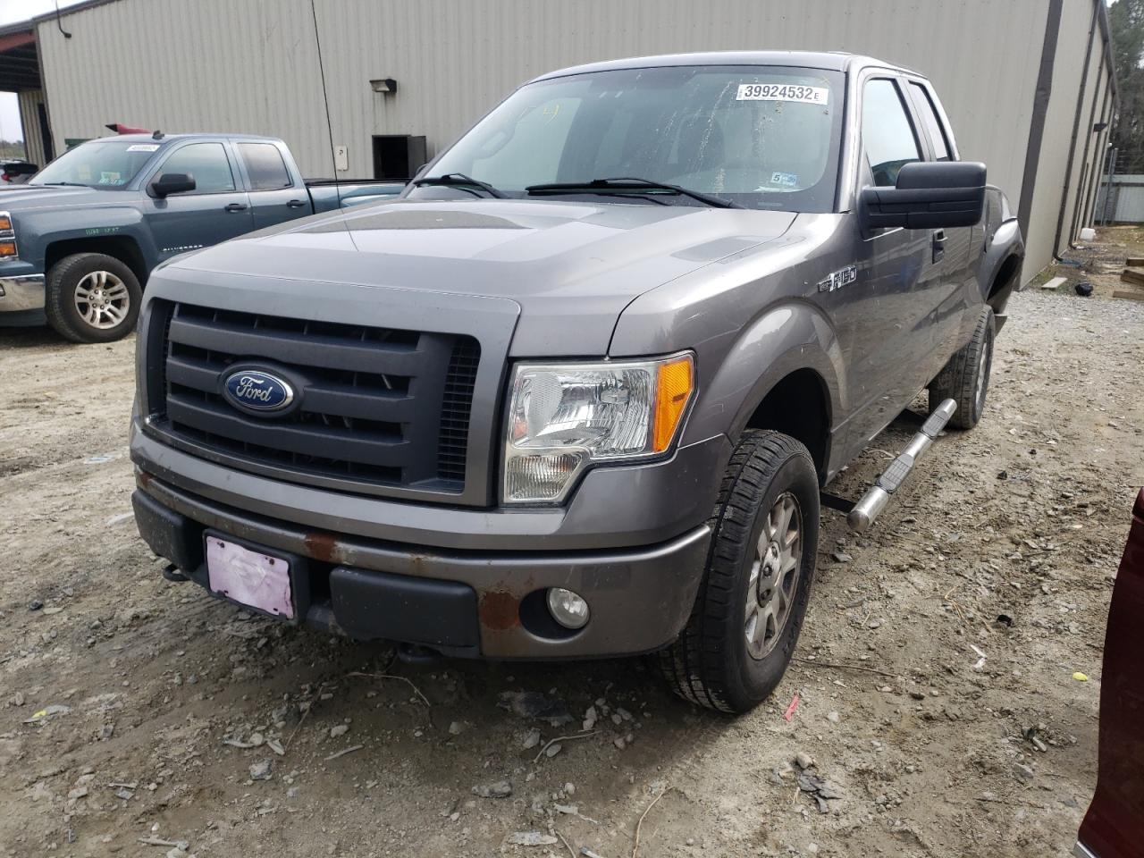 Photo 2 from auction – 2010 FORD F150 SUPER with VIN 1FTEX1E82AFD63081