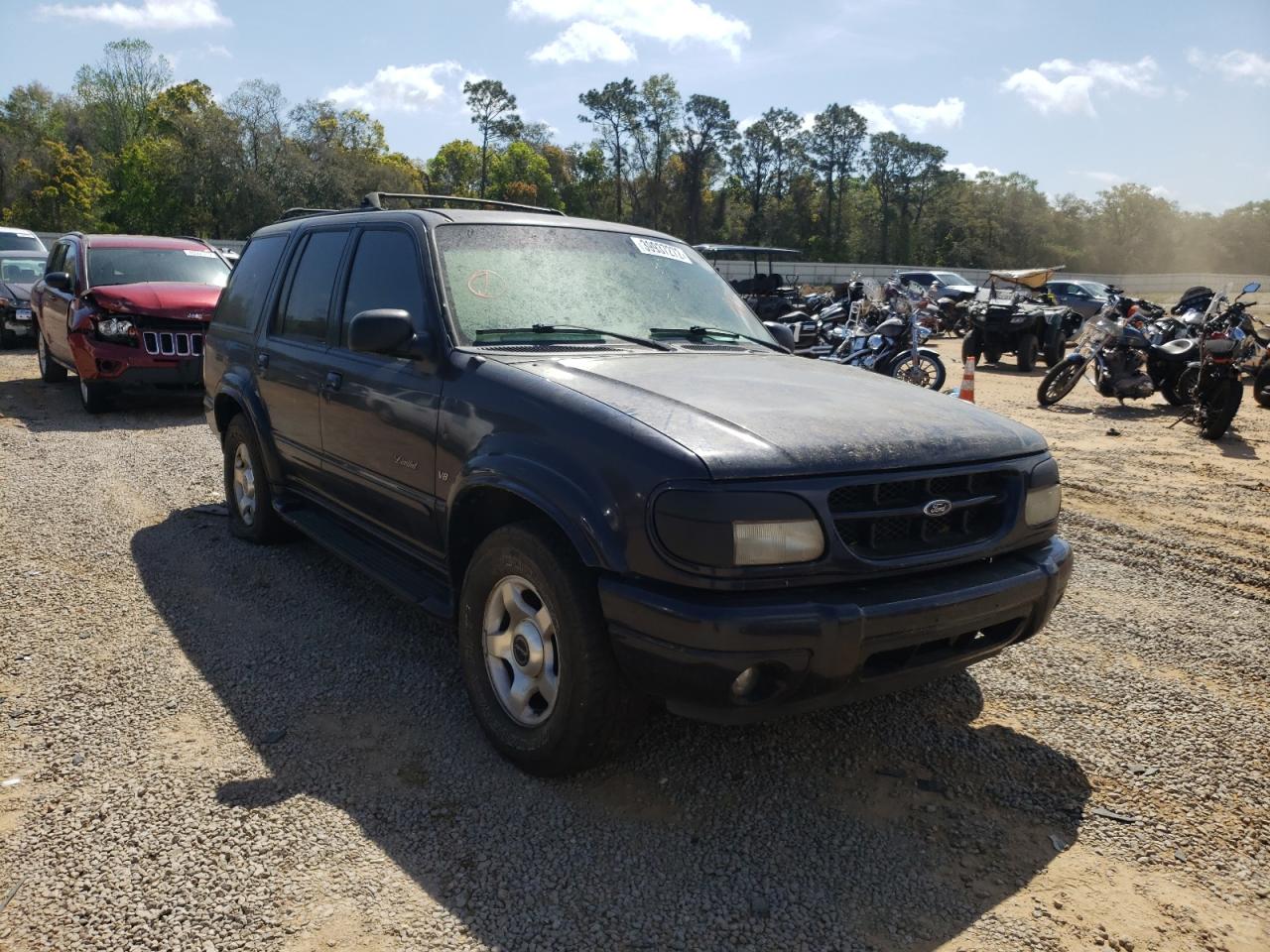 صورة رقم 1 من المزاد - 2000 FORD EXPLORER L مع VIN 1FMZU85P8YZB71825