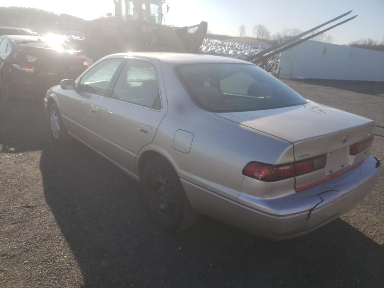 Photo 3 from auction – 1998 TOYOTA CAMRY CE with VIN JT2BF22K2W0118442