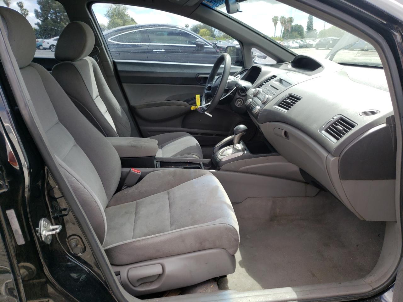 Photo 5 from auction – 2008 HONDA CIVIC LX with VIN 1HGFA16508L063272