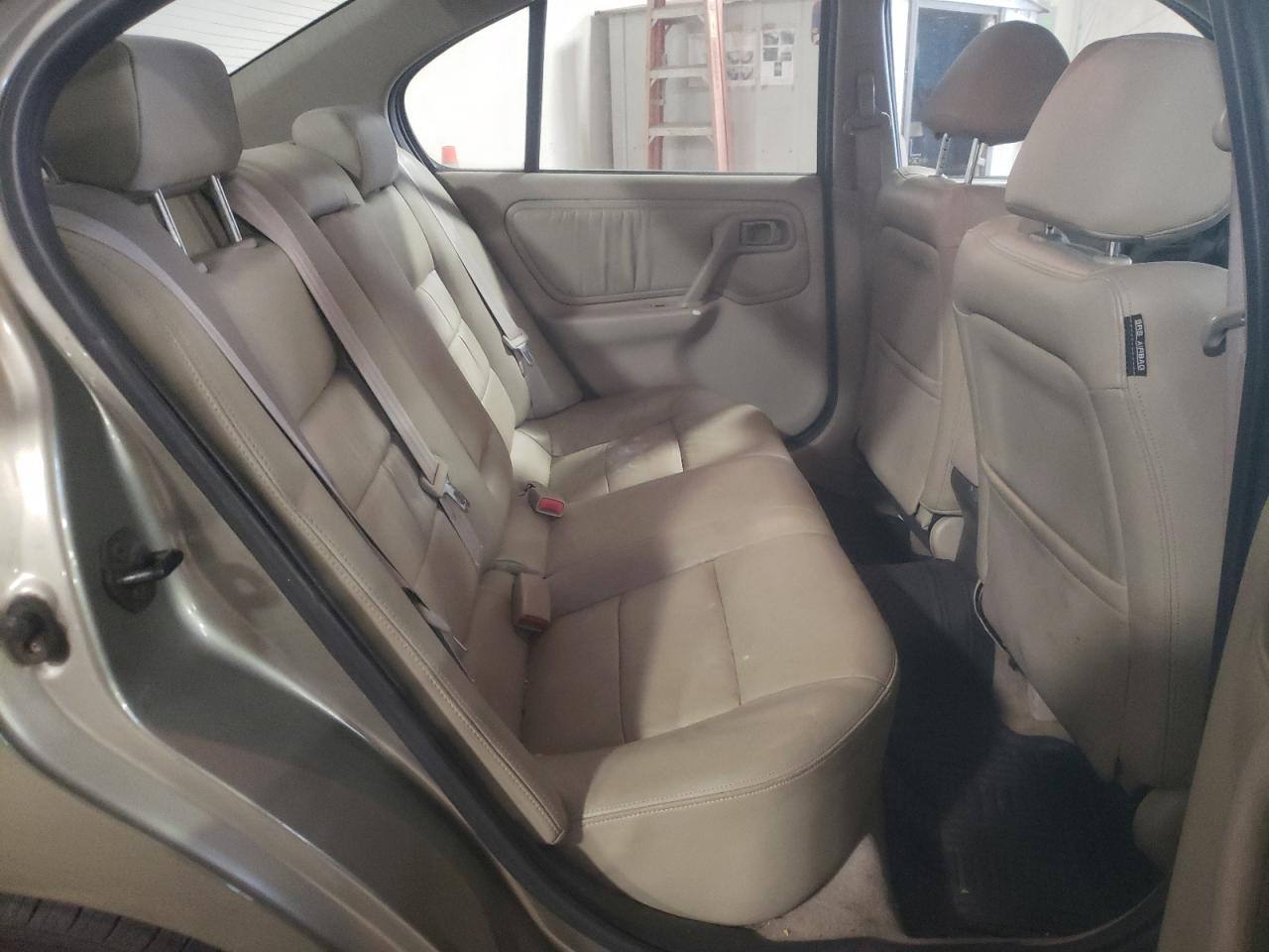 Photo 6 from auction – 2001 INFINITI G20 with VIN JNKCP11A01T404159