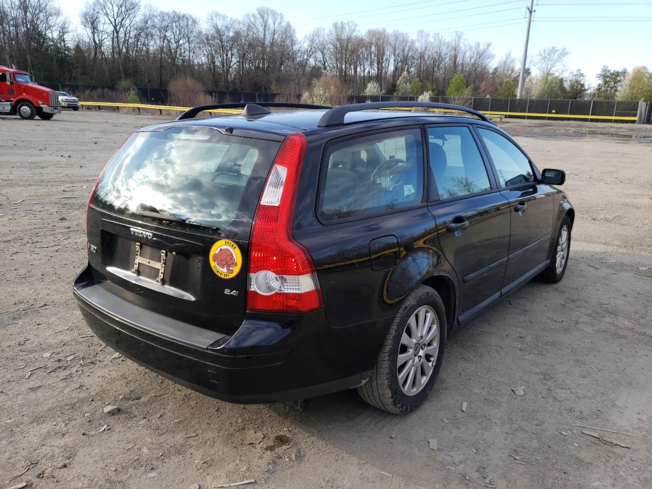 Photo 4 from auction – 2005 VOLVO V50 2.4I with VIN YV1MW382452083851