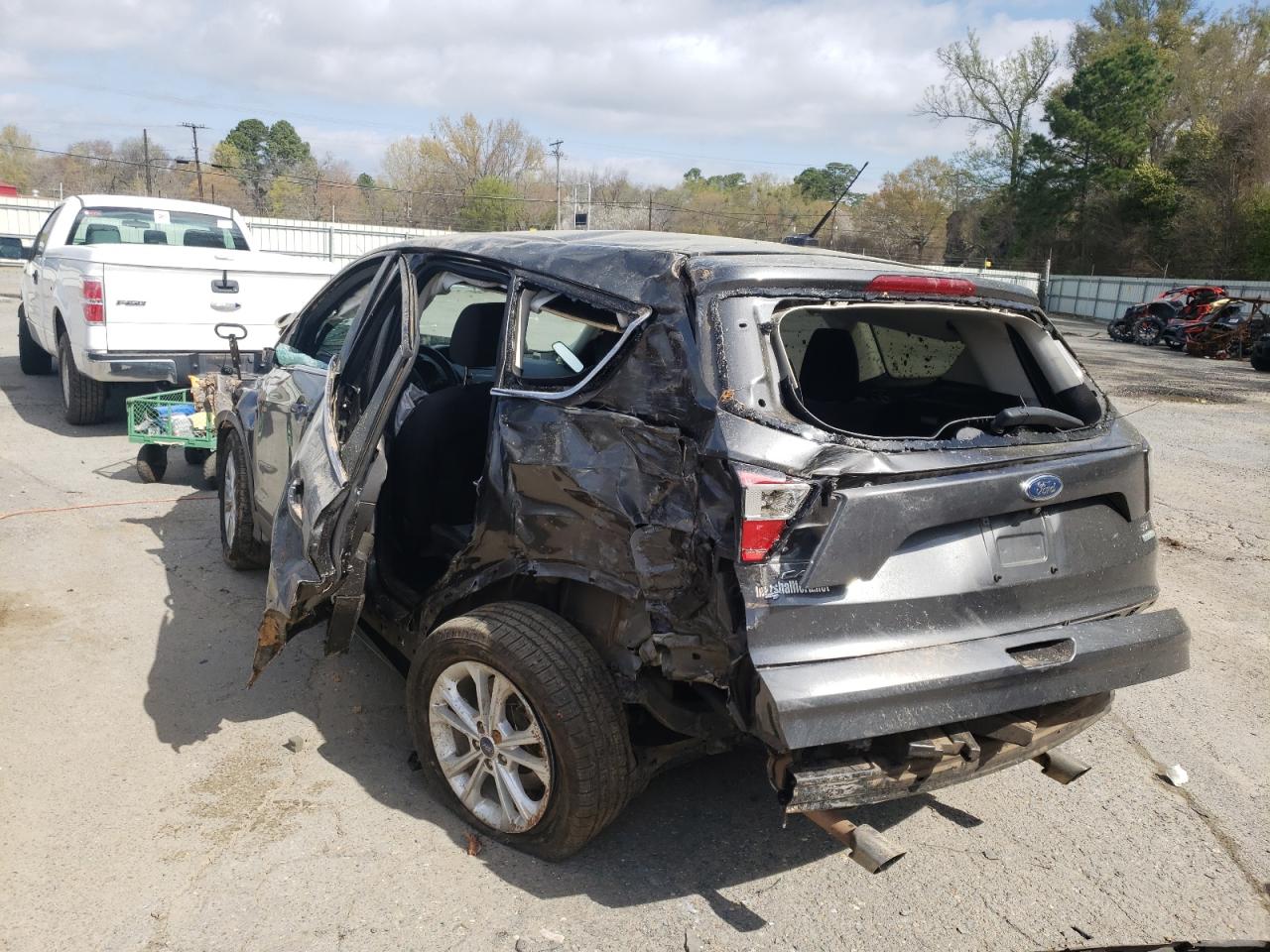 Photo 3 from auction – 2017 FORD ESCAPE SE with VIN 1FMCU0GD2HUC87349