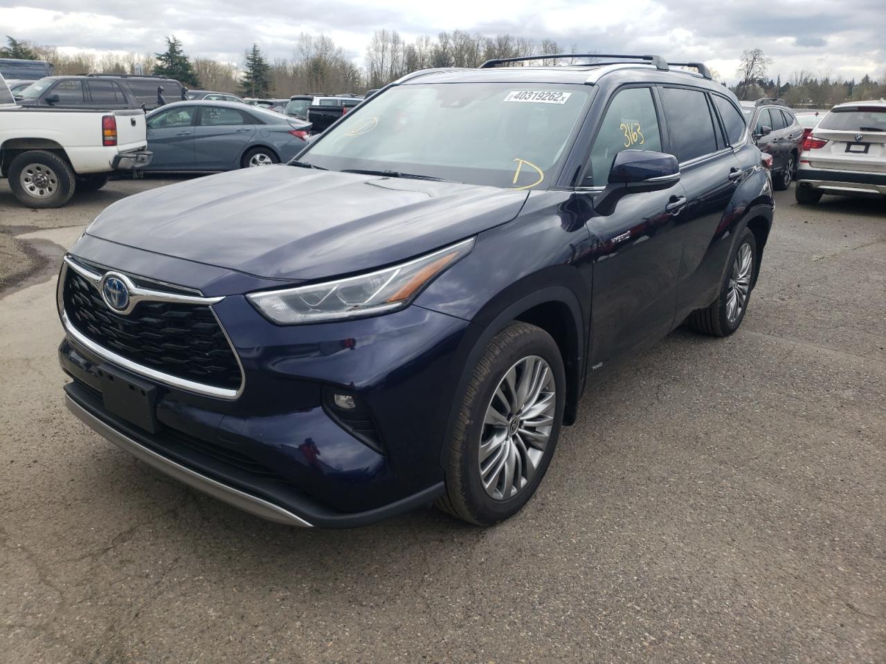 Photo 2 from auction – 2021 TOYOTA HIGHLANDER with VIN 5TDEBRCH0MS065908