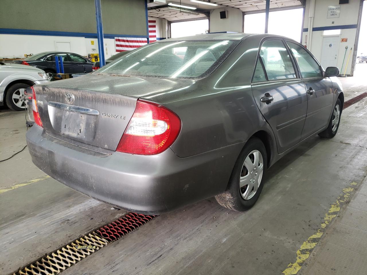 Photo 4 from auction – 2002 TOYOTA CAMRY LE with VIN JTDBE32K520073684