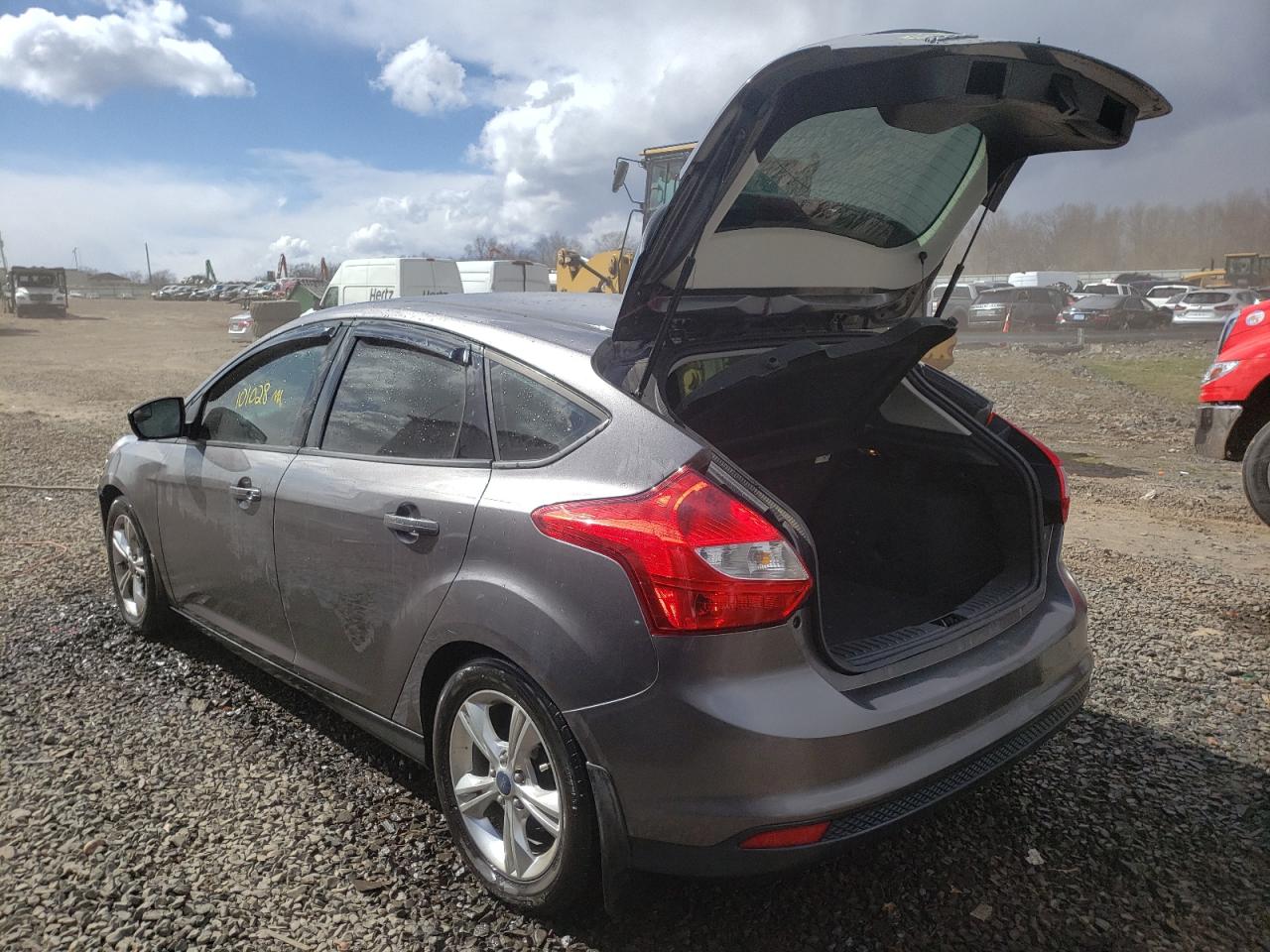Photo 3 from auction – 2014 FORD FOCUS SE with VIN 1FADP3K29EL244271