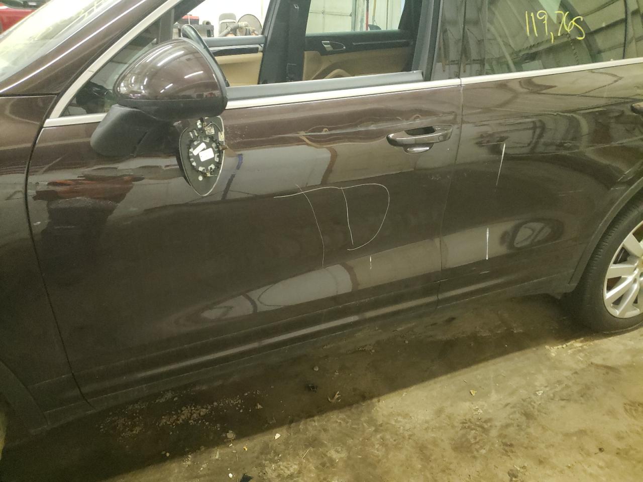 Photo 9 from auction – 2014 PORSCHE CAYENNE with VIN WP1AA2A22ELA94707