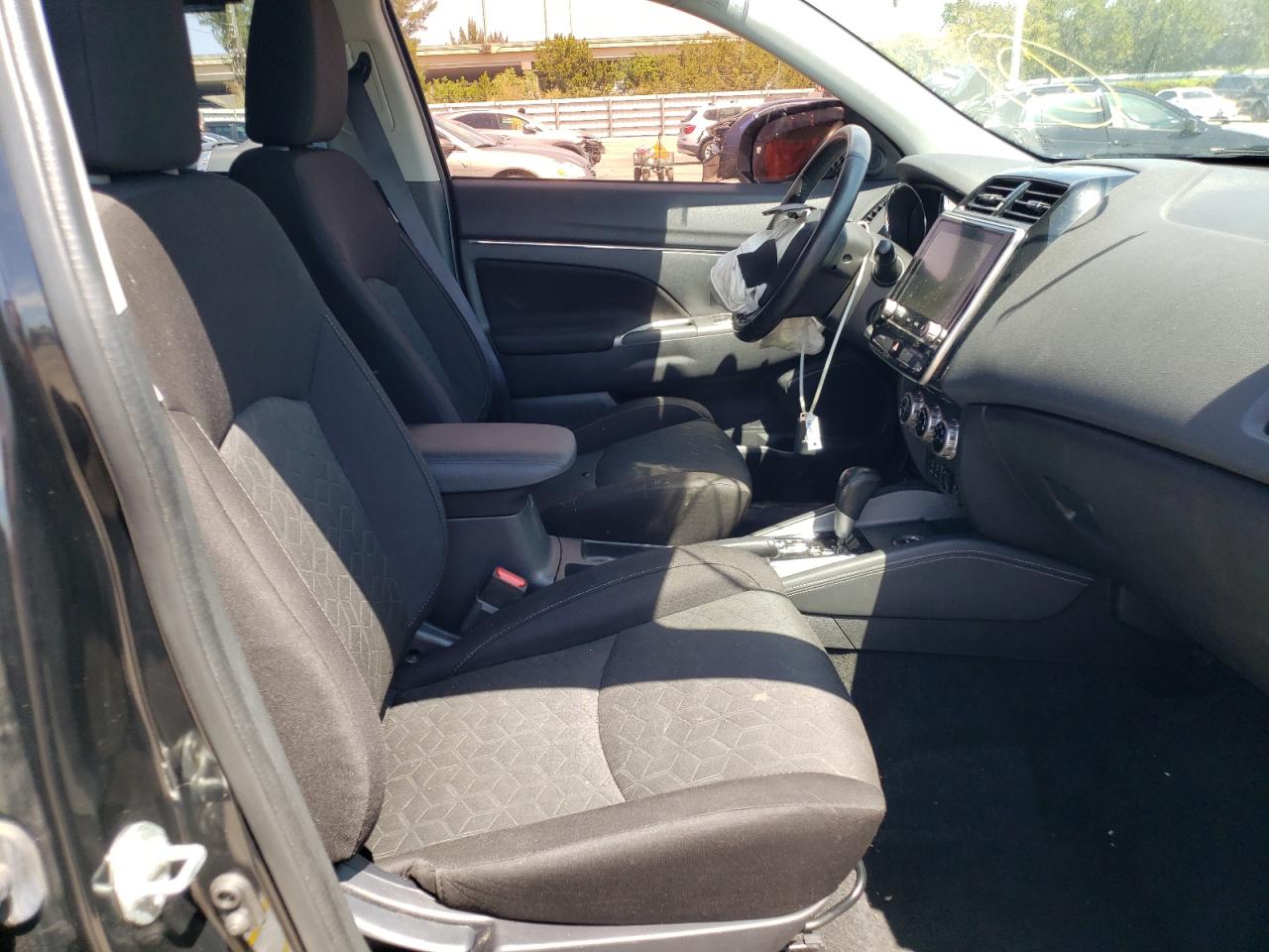 Photo 5 from auction – 2020 MITSUBISHI OUTLANDER with VIN JA4AR3AU6LU006776