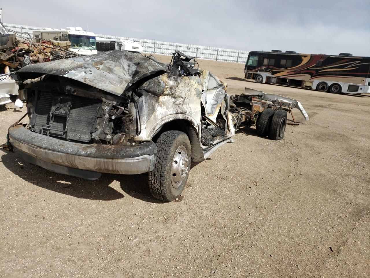 Photo 2 from auction – 2000 CHEVROLET EXPRESS G3 with VIN 1GBJG31J8Y1198071