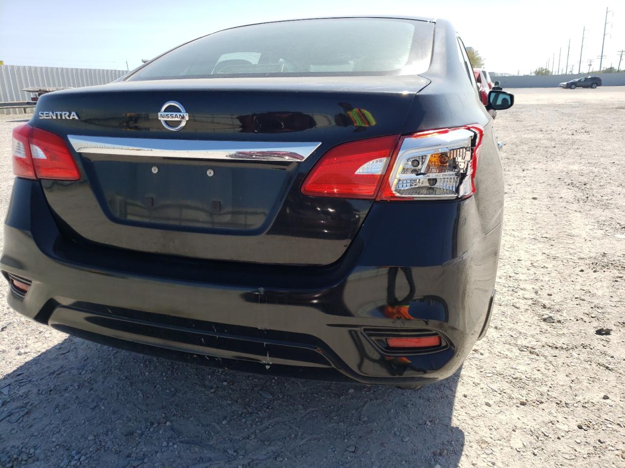Photo 9 from auction – 2017 NISSAN SENTRA S with VIN 3N1AB7AP2HY227553