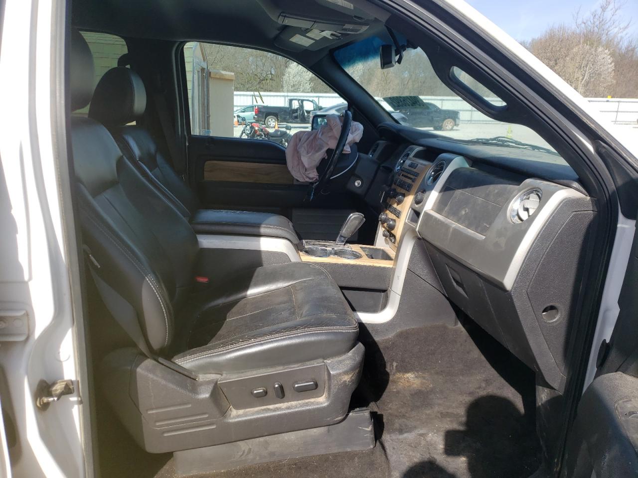 Photo 5 from auction – 2011 FORD F150 SUPER with VIN 1FTFW1EF6BFA64703