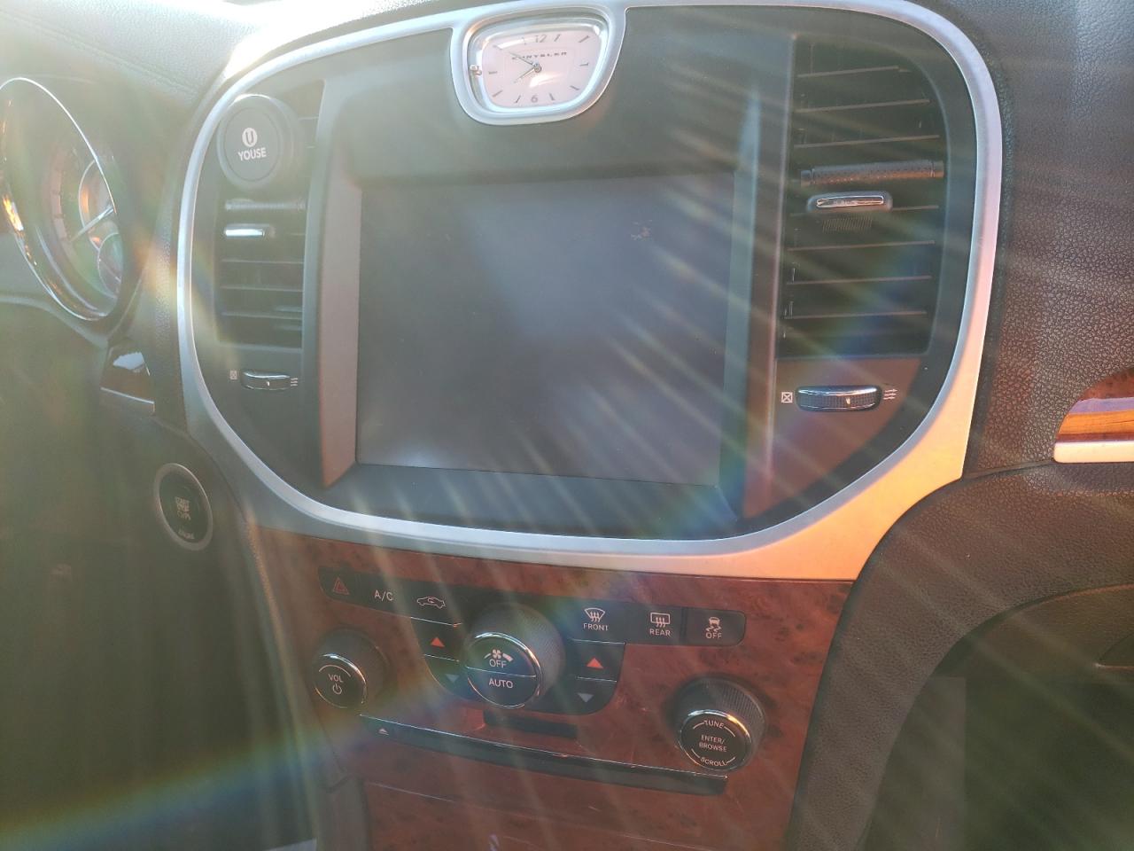 Photo 9 from auction – 2014 CHRYSLER 300 with VIN 2C3CCAAG6EH159862