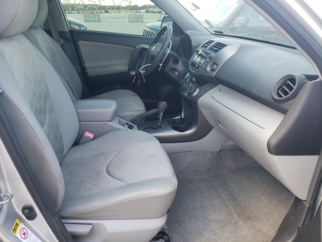 Photo 5 from auction – 2010 TOYOTA RAV4 with VIN JTMZF4DV3AD023530