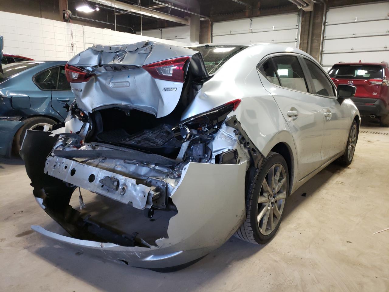 Photo 4 from auction – 2018 MAZDA 3 TOURING with VIN 3MZBN1V33JM175356
