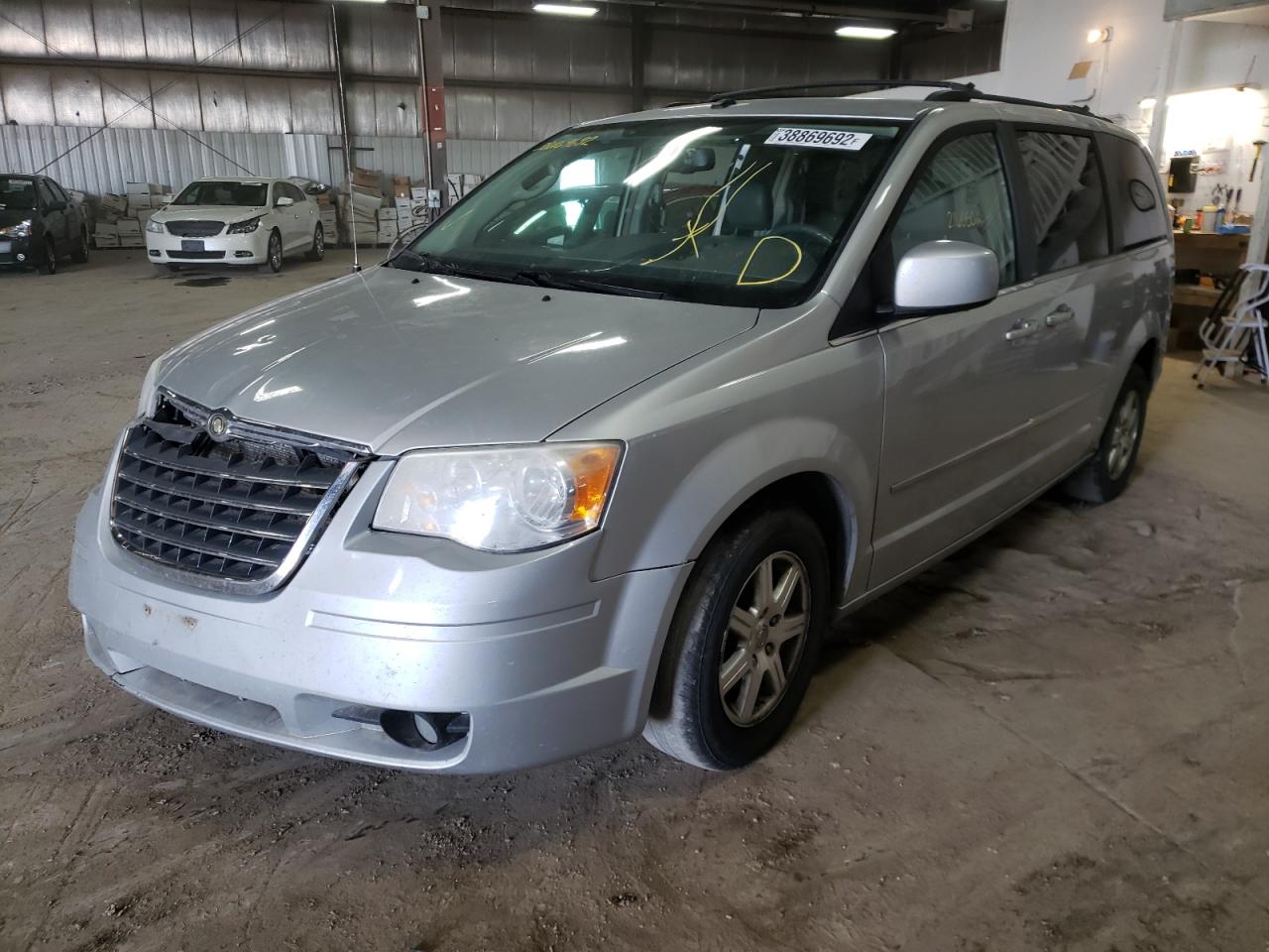 Photo 2 from auction – 2009 CHRYSLER TOWN & COU with VIN 2A8HR54109R528352