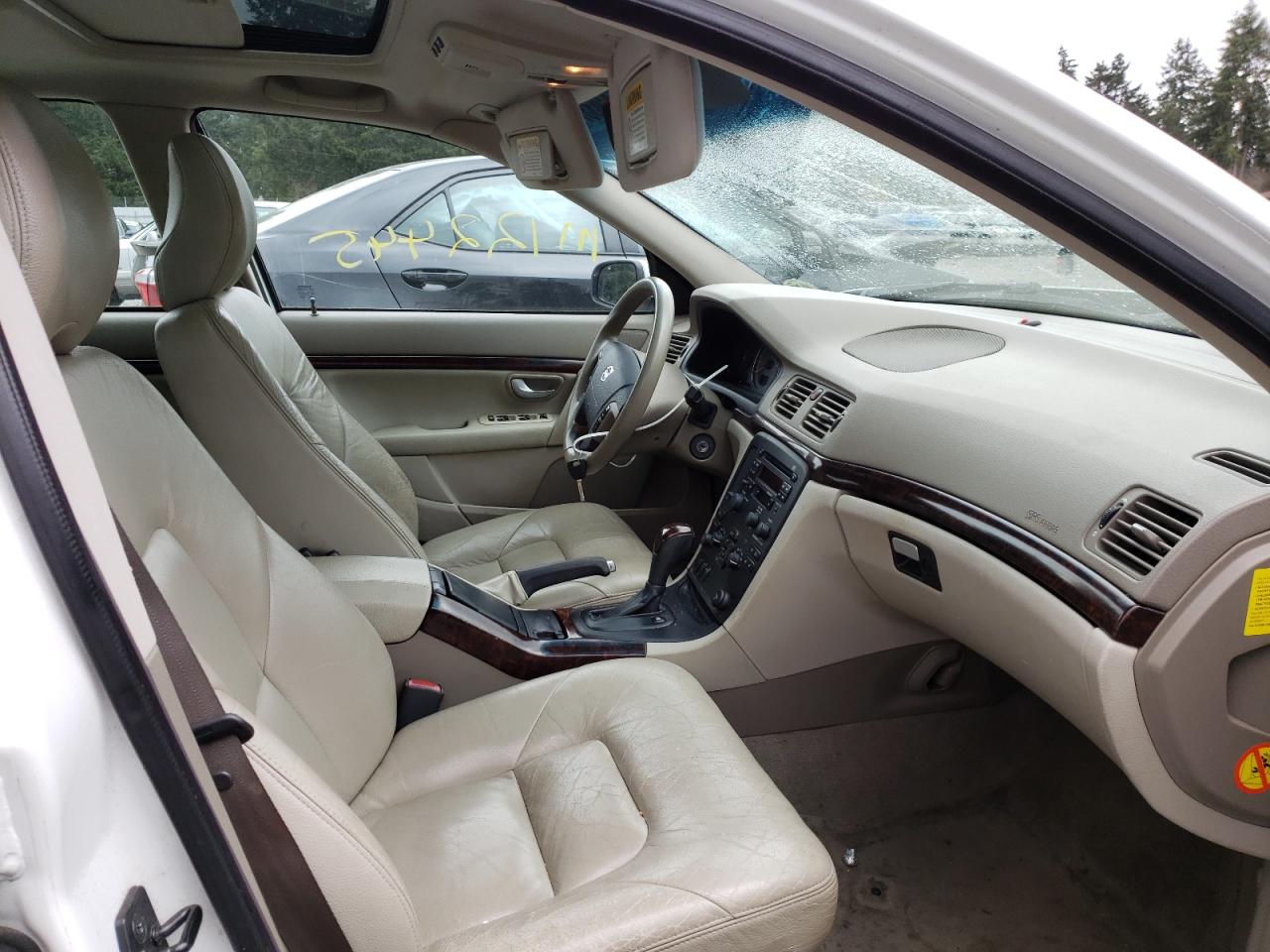 Photo 5 from auction – 2004 VOLVO S80 2.5T with VIN YV1TS59H041383252