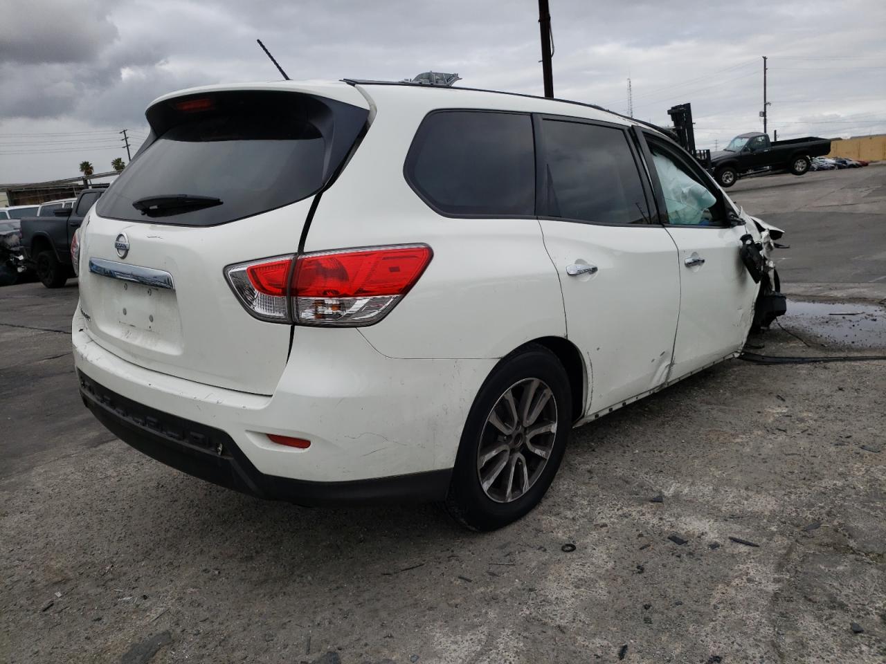 Фото 4 с аукциона – 2015 NISSAN PATHFINDER с VIN 5N1AR2MN6FC676239
