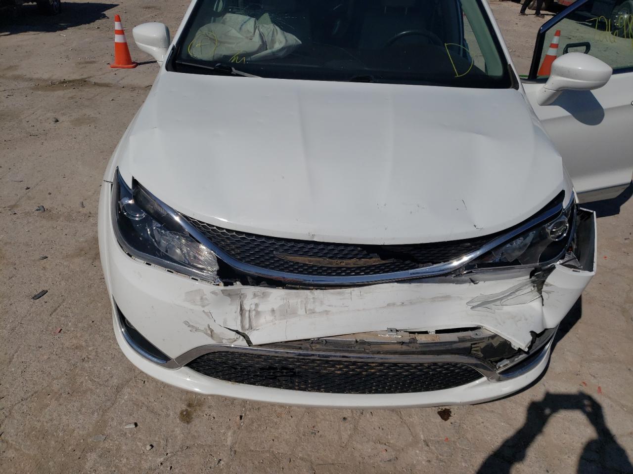 Photo 7 from auction – 2017 CHRYSLER PACIFICA T with VIN 2C4RC1BG1HR741290
