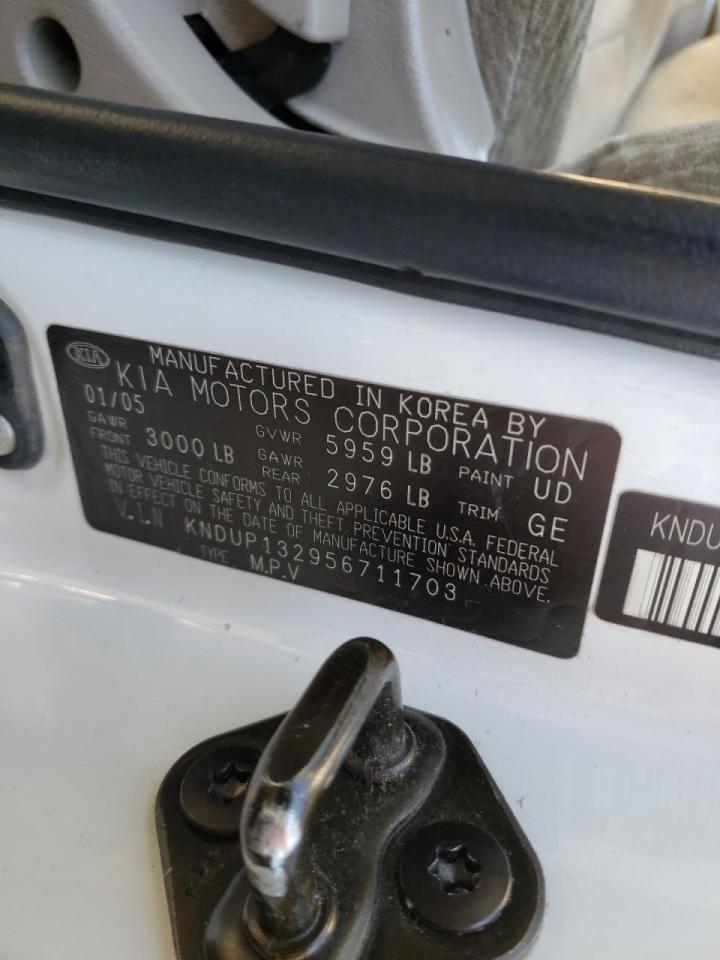 Photo 10 from auction – 2005 KIA SEDONA EX with VIN KNDUP132956711703