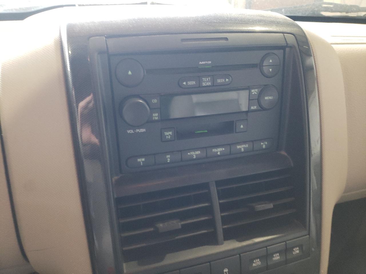 Zdjęcie 9 z aukcji – 2006 FORD EXPLORER X z VIN 1FMEU73826UA60458
