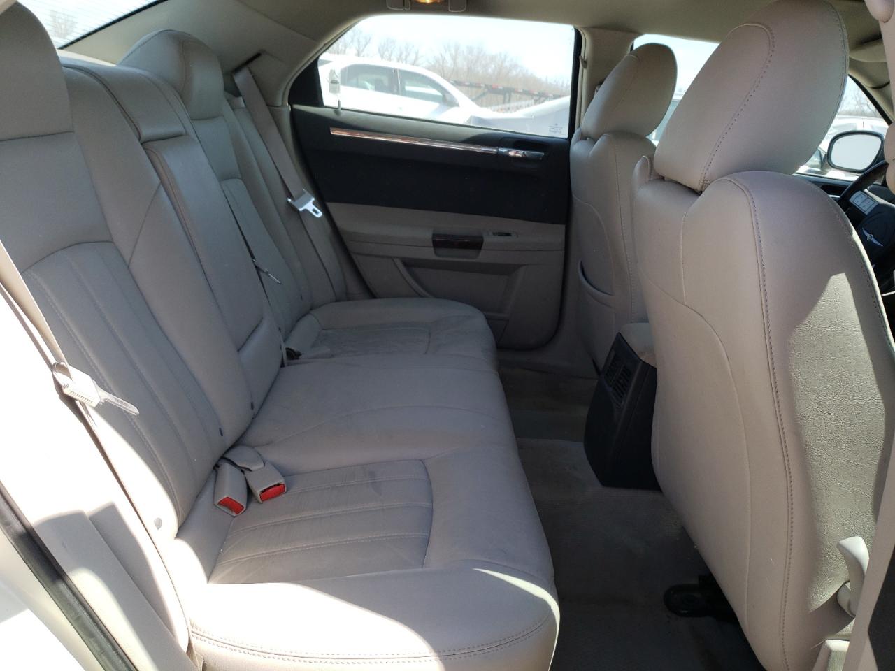 Photo 6 from auction – 2005 CHRYSLER 300C with VIN 2C3JA63H35H672633