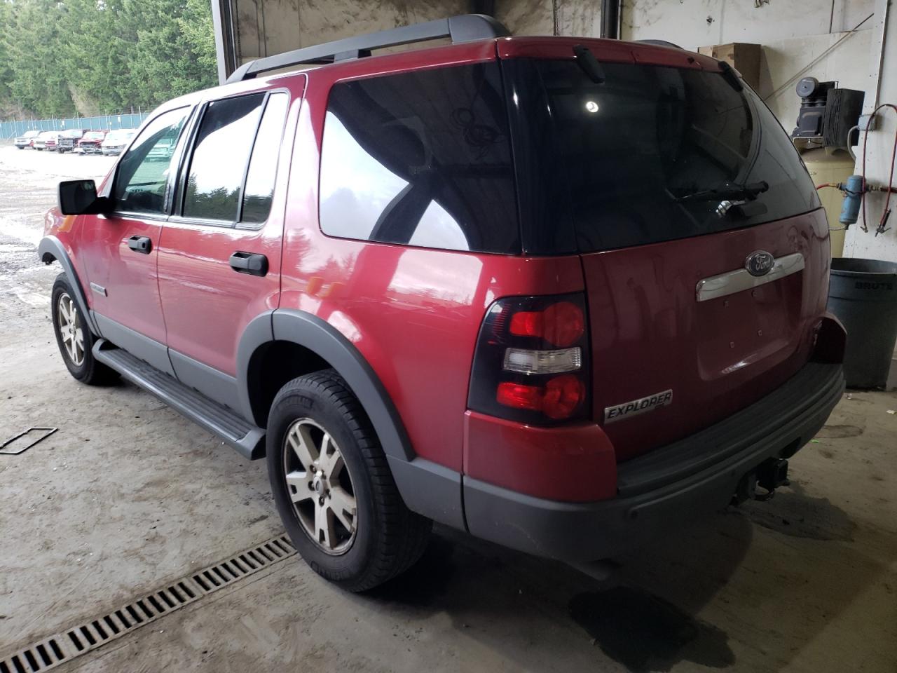 Photo 3 from auction – 2006 FORD EXPLORER X with VIN 1FMEU73826UA60458