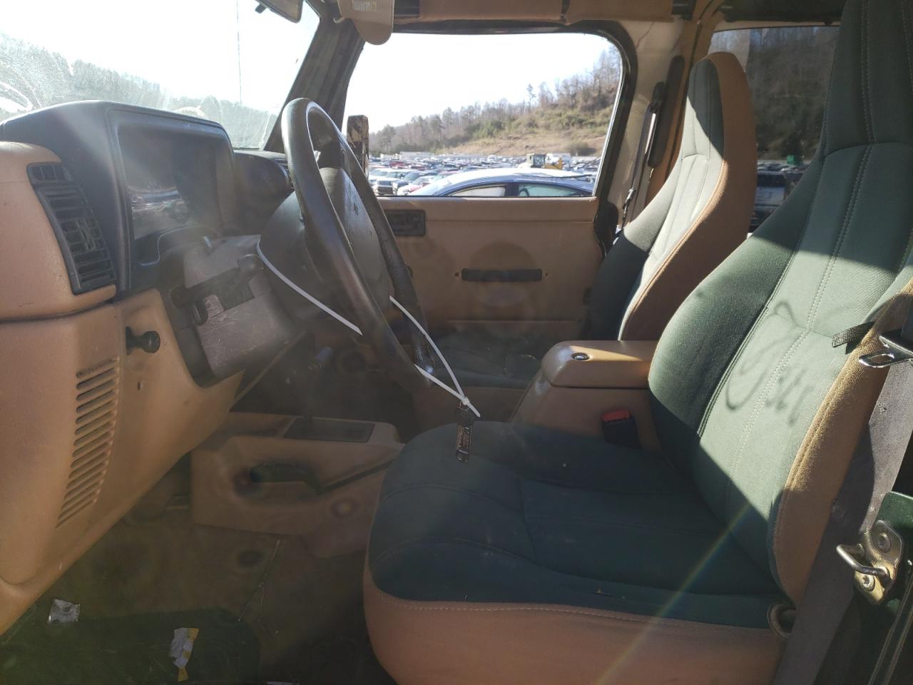 Photo 5 from auction – 1998 JEEP WRANGLER / with VIN 1J4FY49SXWP742804