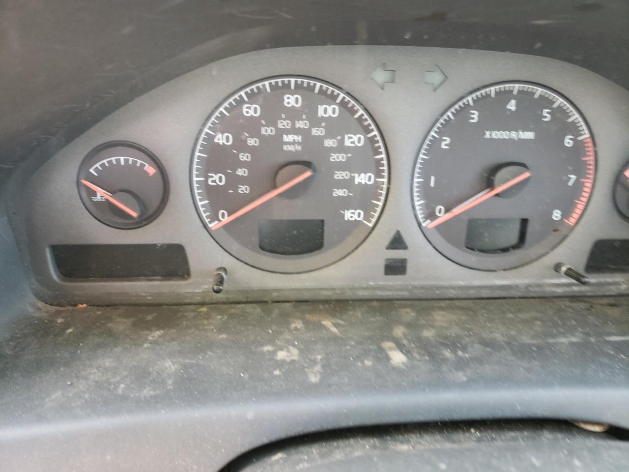 Photo 8 from auction – 2002 VOLVO V70 XC with VIN YV1SZ58D121057138